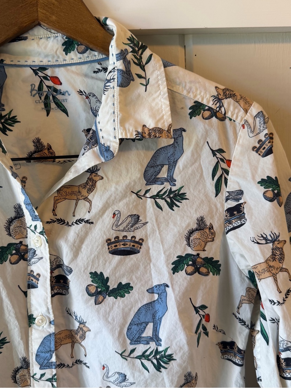 NWOT Boden Cool White Shirt w/ Animal Accents, Size M - Picture 3 of 7